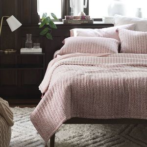 THRESHOLD Boho Reversible Matelasse Swirl Quilt, Full/Queen NWT